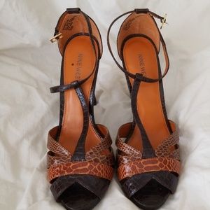 Nine West heals with strap